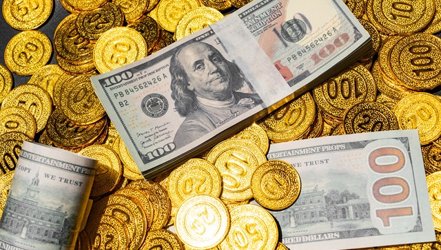 英超一年烧钱超20亿美元，重金投入的各家豪门境遇不同