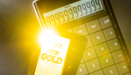 老铺黄金涨价越硬气，君佩、琳朝们越高兴