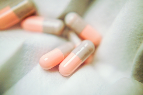 老牌抗生素被炒到千元一盒，儿科专家：抢购囤药不理性也没必要