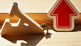 信息量巨大！泉果2.1億元參與聯(lián)贏激光定增，趙詣的基金一日流入75億！