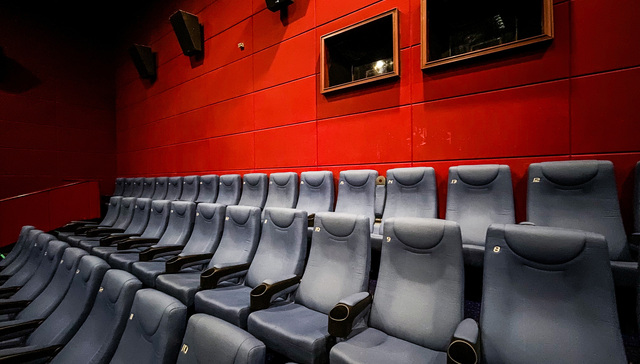 影视板块;午后回暖;春节档;光线传媒;大涨超15%