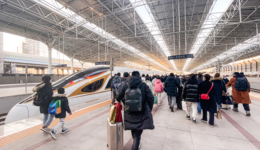 內(nèi)地與香港恢復(fù)通關(guān)在即，春節(jié)赴港機(jī)票預(yù)訂同比增長18倍