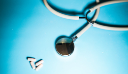 華潤(rùn)雙鶴溢價(jià)關(guān)聯(lián)收購(gòu)糖尿病藥物公司，標(biāo)的業(yè)績(jī)連年下滑，“突擊”巨額分紅