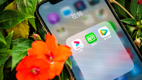 长视频喜剧大乱斗，谁能“笑”着过年？