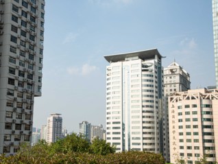 物業(yè)費(fèi)降價(jià)與收繳率雙重壓力下，多家民營(yíng)物企2025財(cái)年扭虧