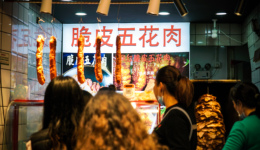 附近小店的消費變遷里，即時零售的新業(yè)態(tài)正在長成