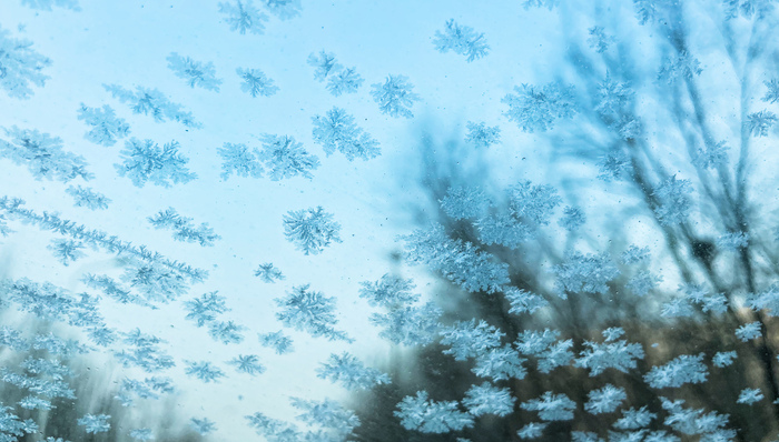 晶澳科技预计上半年亏损最高12亿元，光伏行业寒冬何时休？
