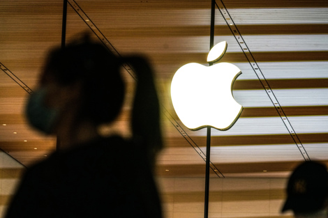 iPhone Duo开售首日:黄牛溢价下跌,国民级App追赶适配