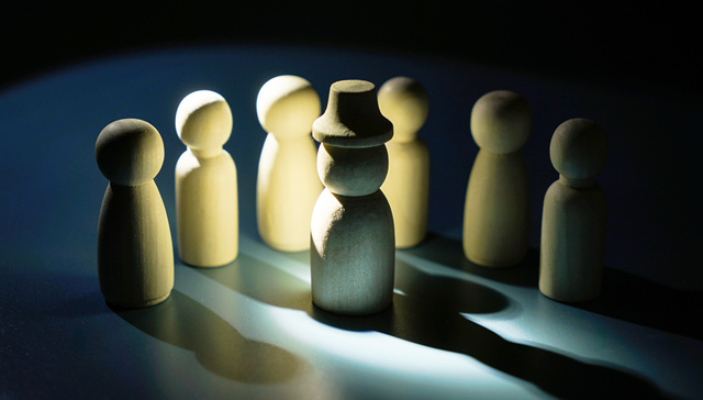 人大代表张丽洁建议上海加强引进高端金融与资产管理人才｜上海两会