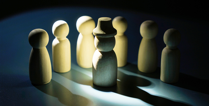 人大代表张丽洁建议上海加强引进高端金融与资产管理人才｜上海两会