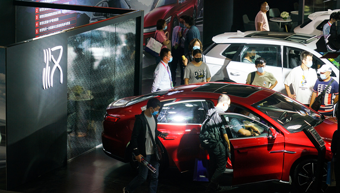 比亚迪，特斯拉，芒格