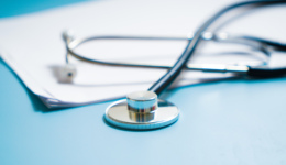 前董事长行贿“栽跟头”后，医疗IT巨头迎上市首亏