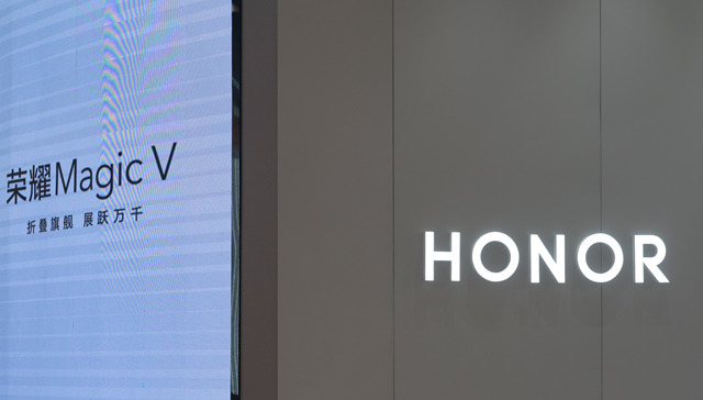 荣耀100系列新机发布，CEO赵明：借壳从来不是荣耀的选择