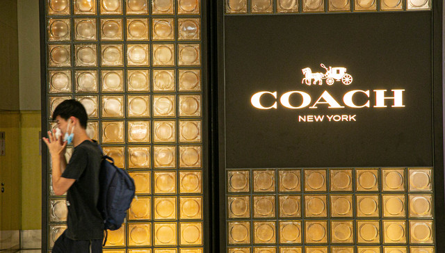 “中国顾客变得谨慎”，轻奢品牌能迎来春天吗？