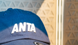 商业头条NO.35｜爆改安踏