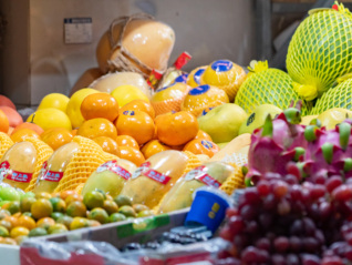 10元可买6000贴假冒商标，进口水果造假形成畸形产业链