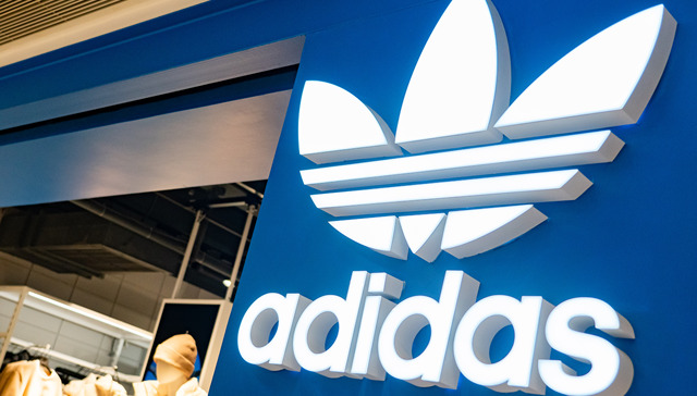 阿迪达斯二季度净利润大降七成，连续八季下滑的大中华区终于止跌
