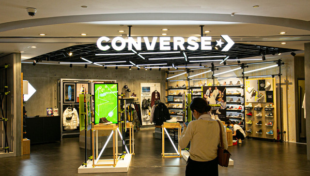 匡威被耐克收购整20年，加剧运动休闲细分市场竞争