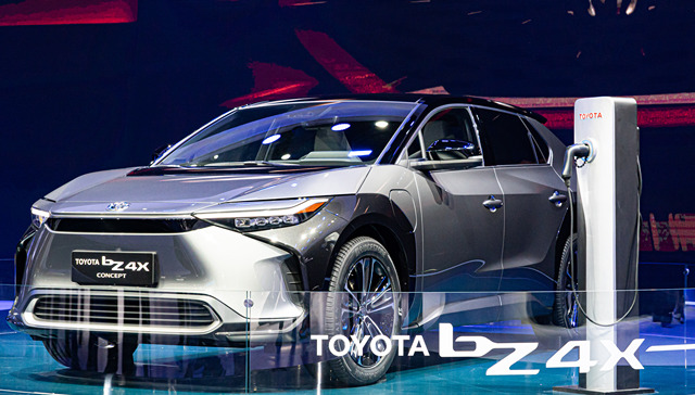 丰田，电动化