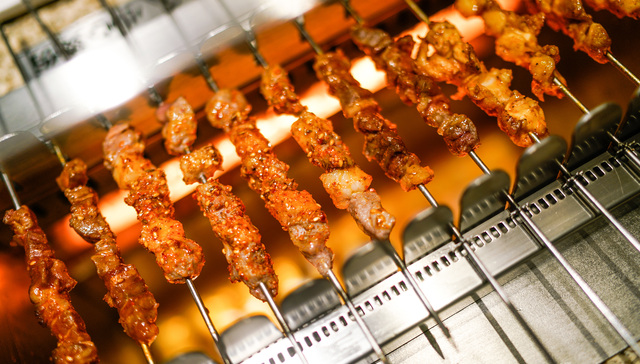 【特写】批发老板日销60只羊，淄博烧烤还带火了当地牛羊肉生意