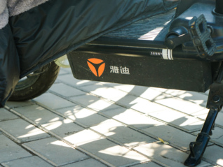 新国标车型“不能带小孩”“缺乏储物空间”？雅迪致歉