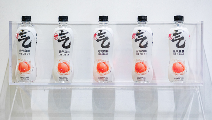 唐彬森开始和经销商称兄道弟