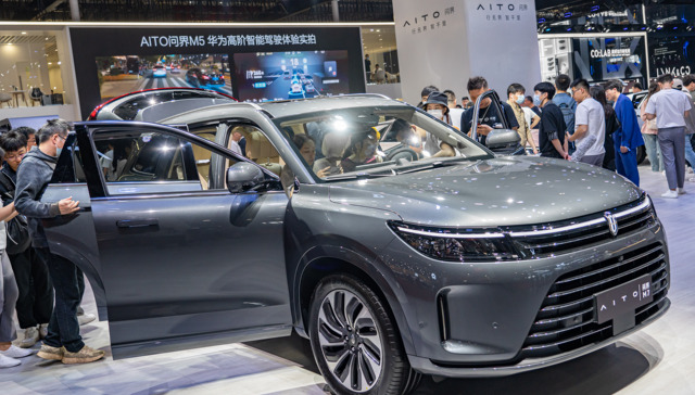 Still “not making cars”, Huawei learns the hard way