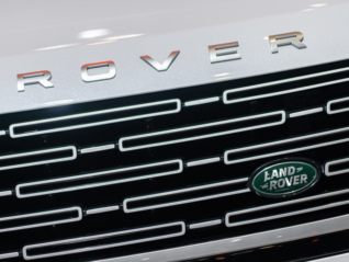 【独家】路虎揽胜车主全款提车5年后接到欠税通知，4S店称侵吞税款属员工个人行为