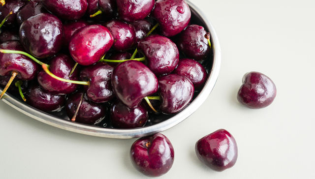 国产樱桃接棒车厘子进入市场，零售价一斤最高200元