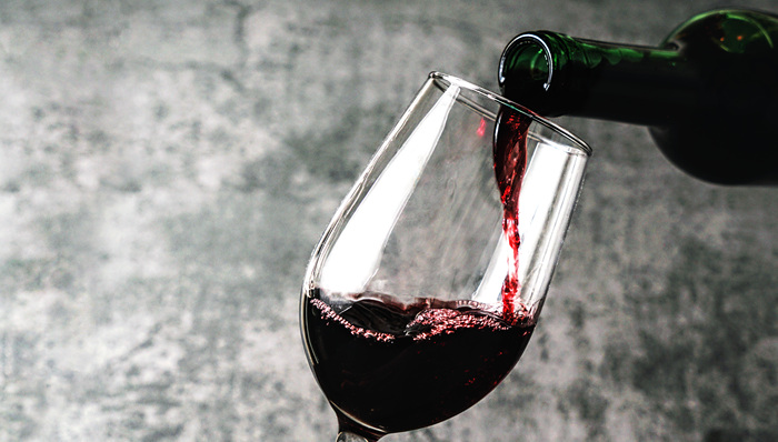 原酒成本上升净利下滑，提价的张裕要想想如何提升毛利水平