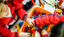 連續(xù)六季度盈利，洪恩股價(jià)卻持續(xù)低迷