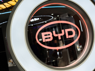 比亚迪市值七年来首次超过宁德时代