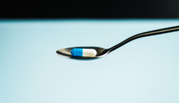 KN046波折接二连三，一款明星双抗的坠落