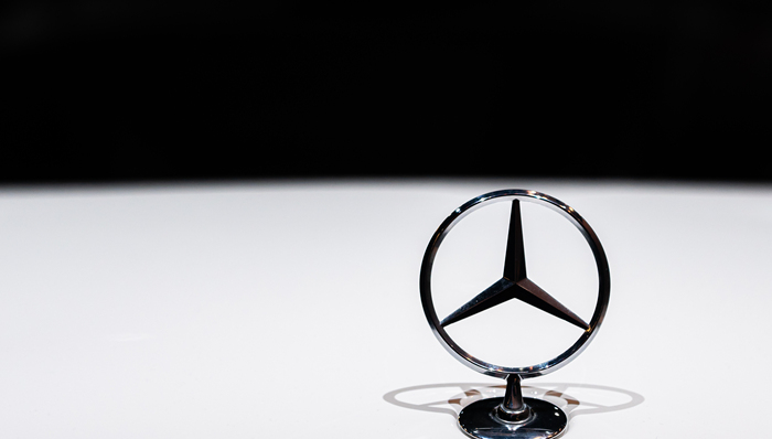 自由现金流实现近四成同比增长，奔驰继续押注电动化投资