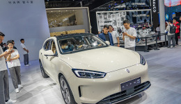 問界銷量反超理想，首次成為新勢力月度銷冠