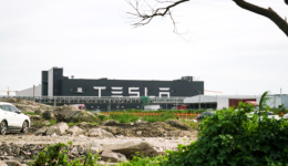 “工業(yè)迪士尼”，成了京滬排隊王