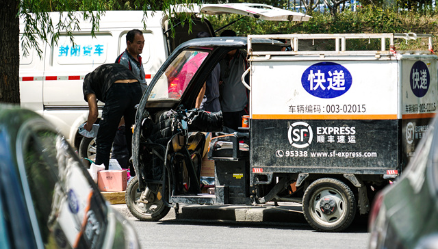 Transfer or perish - Express delivery outlets face misery of untenable franchises