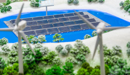 三個月宣布80億投資，華東重機(jī)跨界光伏自救