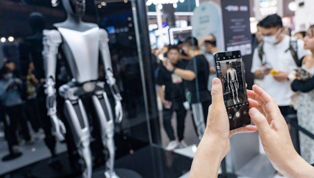 LLMs bring new hope and question to humanoid robots