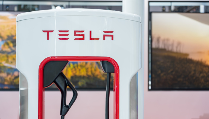 特斯拉V4超级充电桩首批上线，第三方车辆也能充