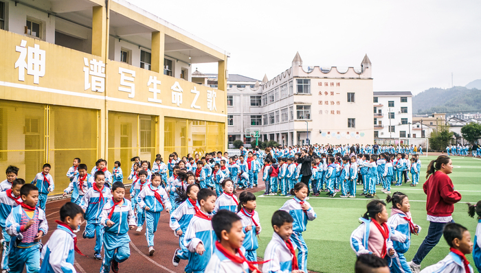 去年中国在校生减少151.26万人，不同学段情况如何？