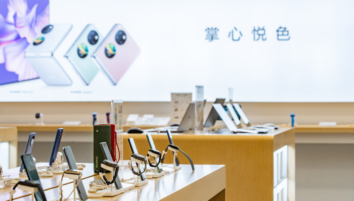 小米重回印度智能手机出货量首位，中国厂商在拉美硬刚三星