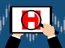 兩次套現(xiàn)4.75億港元！李嘉誠父子減持郵儲銀行H股，機構上調該行目標價