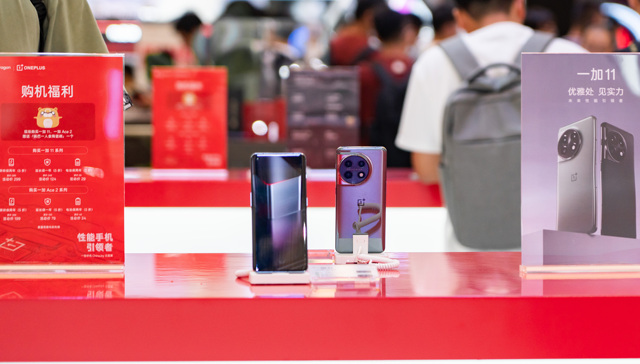 Hold my jacket - China's phone bosses start to show the strain