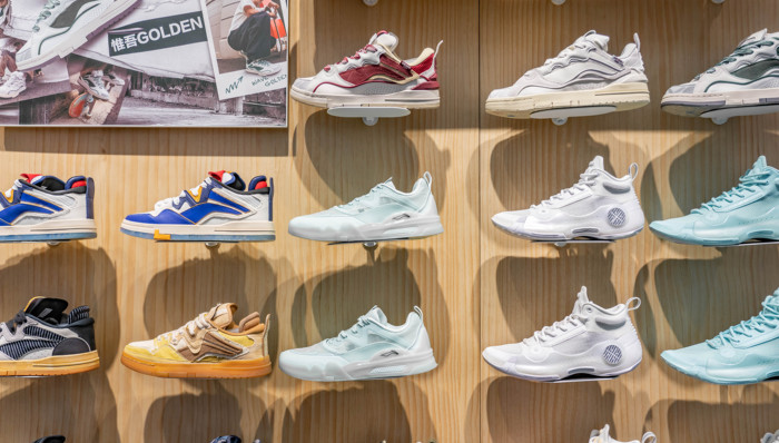 国产品牌争夺运动鞋王