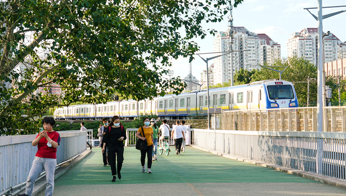 亚运、大运都在做Citywalk，但露营、飞盘已无人问津