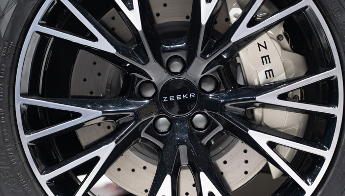 上市不到一年的极氪为什么突然要被私有化？