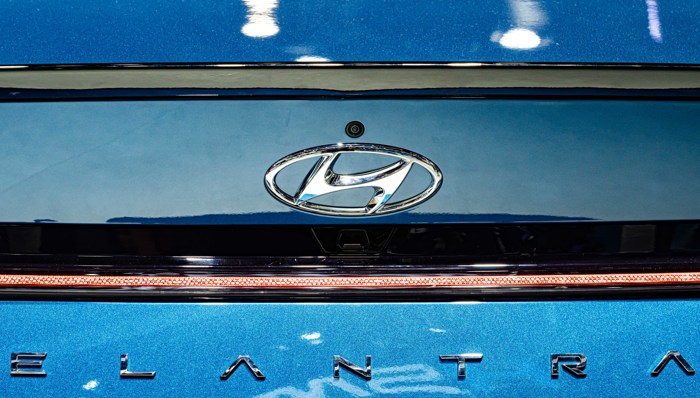 北京现代低至三折再度甩卖重庆工厂，销量和盈利压力加速合资品牌产能出清