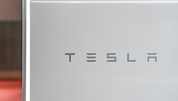 特斯拉推进人形机器人Optimus量产，马斯克：未来有望创造10万亿美元长期收入
