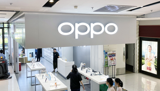 OPPO回应“绿线门”：购机4年内免费更换屏幕